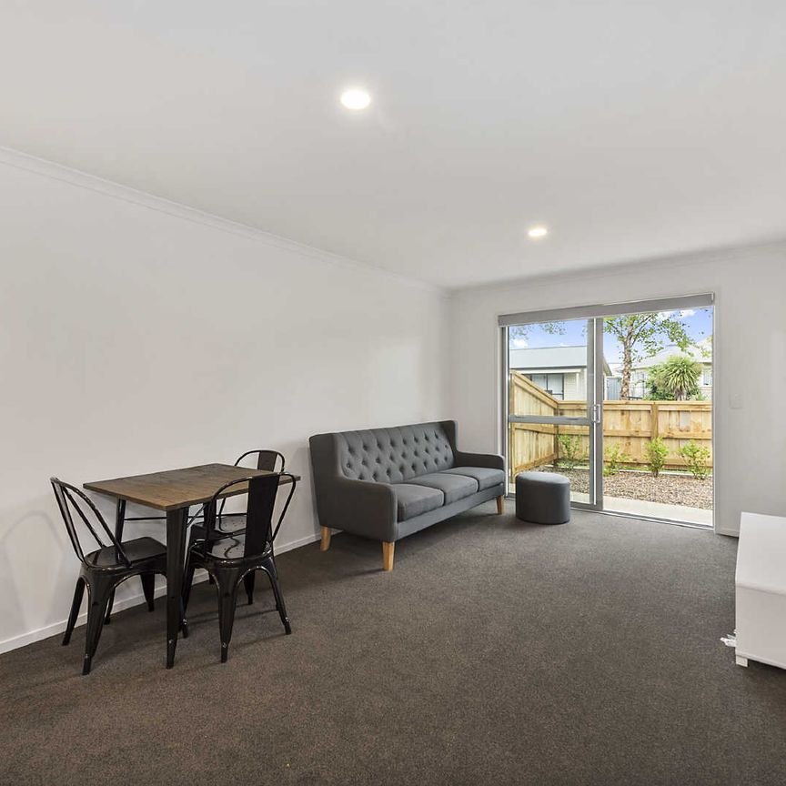 Studio Apartment for Rent – Hamilton, Melville 3206 - $270 per week (one person), $300 per week (couple). - Photo 1