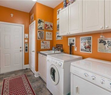 For Lease - 704 Foxcroft Boulevard, Newmarket, Ontario - Photo 4