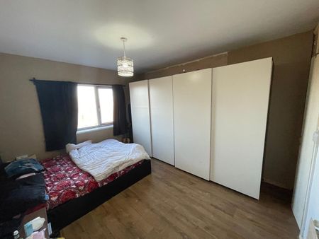 3 Bed Flat, Holly Lane, B66 - Photo 3