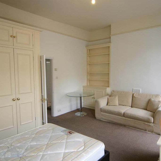 Studio to rent - Photo 1