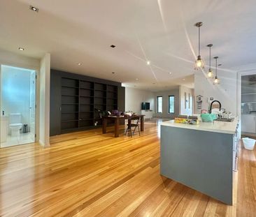 Fantastic Mulgrave double storey House for renting - Photo 3