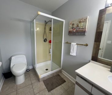 For Lease - 253 Lakeland Crescent, Richmond Hill, Ontario - Photo 2