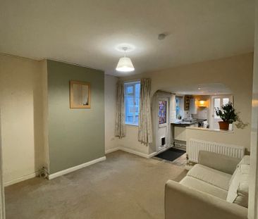 Three-bedroom terraced house with garden near city centre, Peterbor... - Photo 4