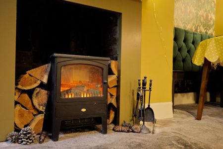 2 Bedroom Home – Medium Let - Photo 3