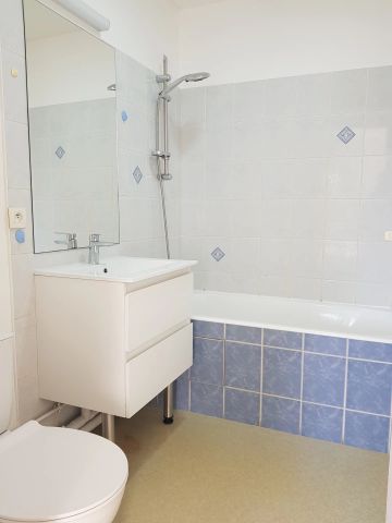 Location Appartement 2 pièces 38m² LA ROCHELLE 17000 - Photo 3