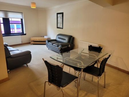 2 bedroom flat to rent - Photo 2