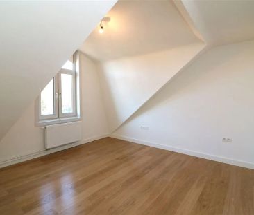 Vernieuwde, karatervolle woning met 4 slpk nabij station te Zichem - Photo 4