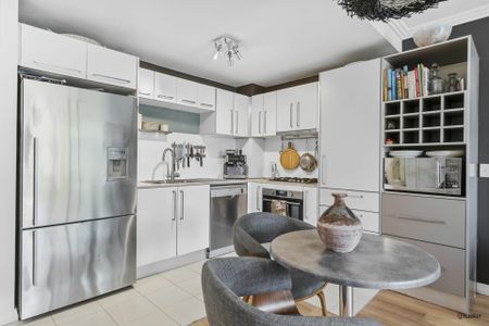 MODERN APARTMENT WITH MASSIVE PRIVATE OUTDOOR DECK - Photo 3