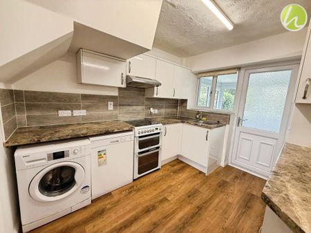 3 bedroom end of terrace house to rent - Photo 3