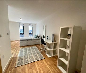 Property to rent - Photo 2