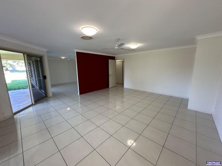 Lovely Established Home - Photo 3