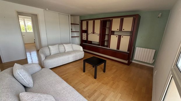 Location Appartement 4 pièces 106m² ST PIERRE LA MER 11560 - Photo 1