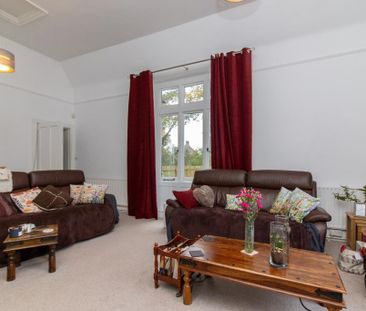 4 bedroom detached house to rent - Photo 3