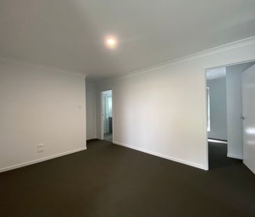 Four bedroom family home - Photo 2