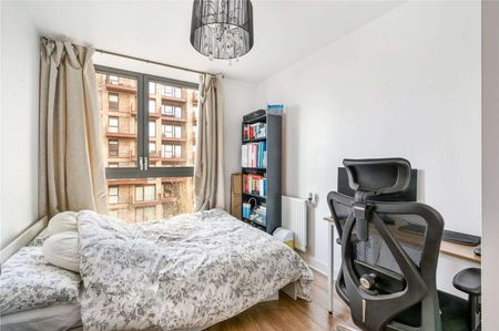 Spacious two bedroom, two bathroom apartment providing luxury living accommodation. - Photo 4