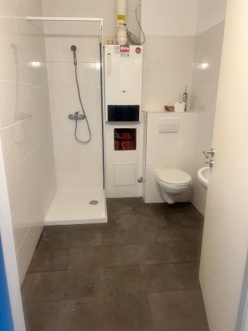 Dachgeschosswohnung mit Dachterrasse – Bremen Neustadt - Photo 2