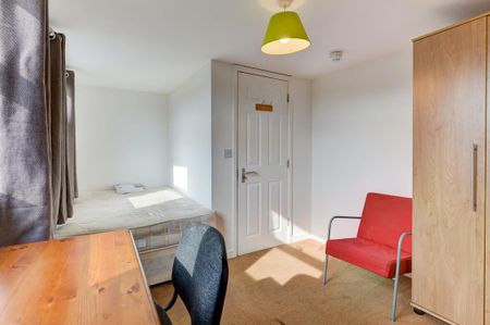 7 bedroom house to rent - Photo 3