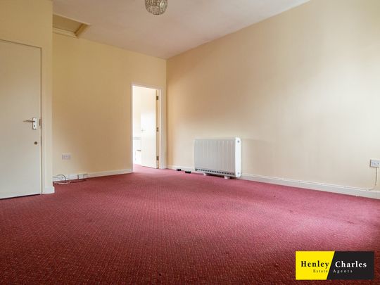 1 Bedroom First Floor Flat For Rent - Photo 1