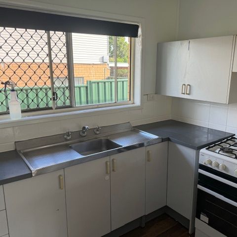 Great Position - month lease - Photo 1