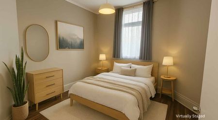 Apartment Living in Iconic Building - Photo 4