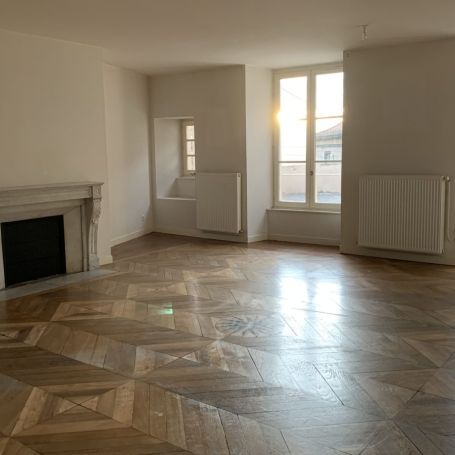 Location Appartement P4 Vue sur la chaîne des puys rénové(e) Thiers - Photo 1