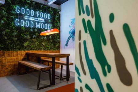 Large Studio - Photo 5