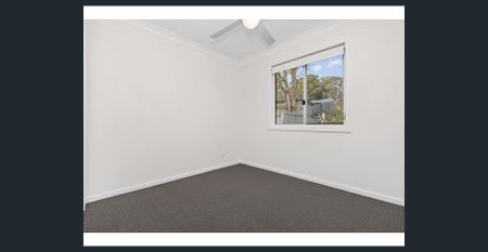 IMPRESSIVE AIR-CONDITIONED LOW MAINTENANCE HOME - Photo 5