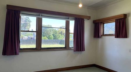 Plenty of space both indoors and out - Photo 2