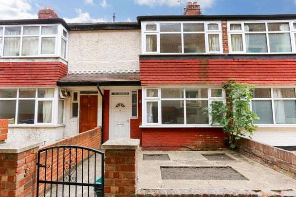 4 bedroom terraced house to rent - Photo 1