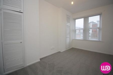 3 bedroom flat to rent - Photo 3