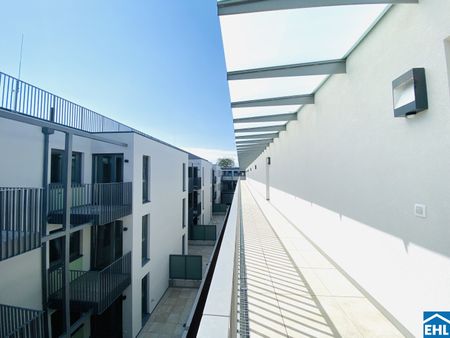 LEOPOLD XXI – Lichtdurchflutete 3-Zimmer-Dachgeschosswohnung mit 2 Balkonen! - Photo 3