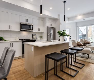 Pet-Friendly Modern 3 Bedroom Townhouse in Capitol Hill - Photo 4