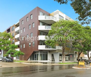 "Industry" Newtown One Bedroom + Huge Size Private Roof Top - Photo 3