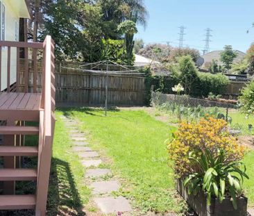 Te Atatu South 2 Bedroom House - Photo 4