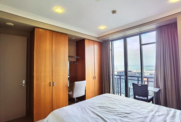 Five star apartment with Spacious Seaview! - Photo 1