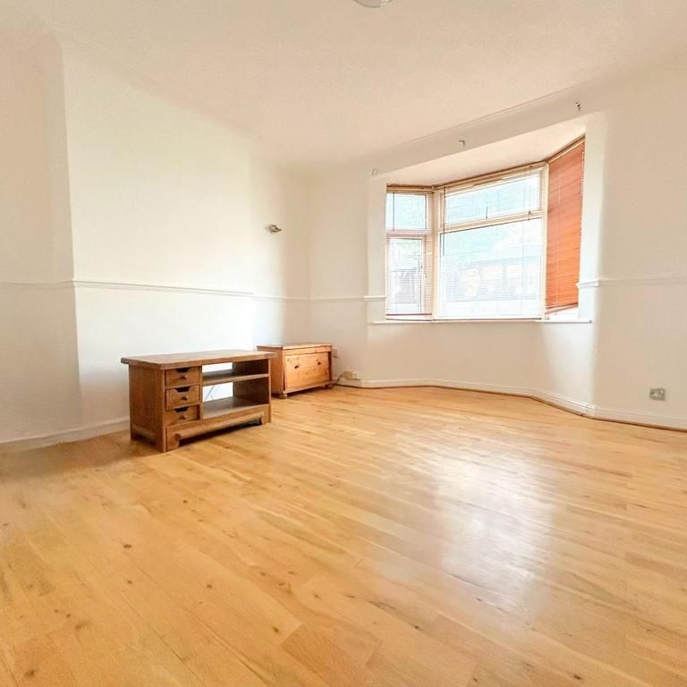 3 bedroom property to rent - Photo 1
