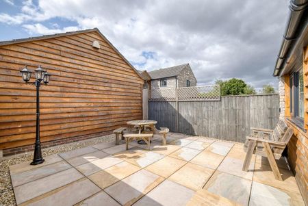 2 bedroom detached house to rent - Photo 2