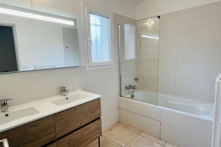 La Chevalière - Maison climatisée T6 de 140m² avec jardin - Photo 5