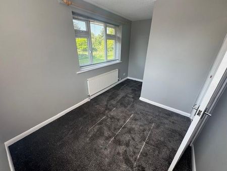 2 bedroom semi-detached house to rent - Photo 5