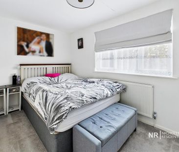 3 bedroom end of terrace house to rent - Photo 4