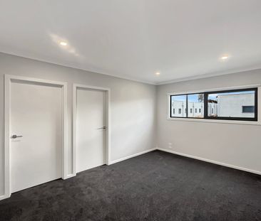 🏡 Brand New 3-Bedroom Townhouse in Wollert - Photo 3