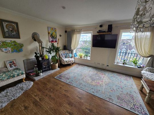 5 bedroom detached house to rent - Photo 1