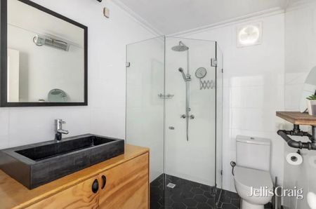 St Kilda East - Photo 3