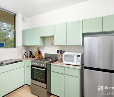 Fully Furnished, top floor apartment - Photo 4