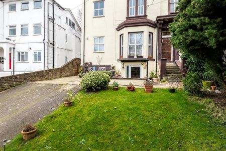 2 bedroom flat to rent - Photo 5
