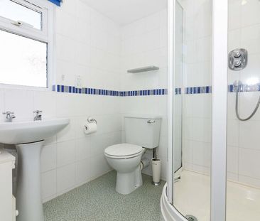 Griffiths Avenue, Lancing - Photo 1