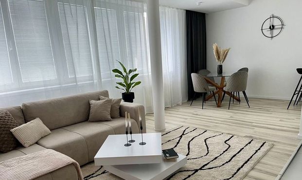 Na prenájom moderný 2-izbový byt vo vile v Starom Meste TOP - Fotografia 1