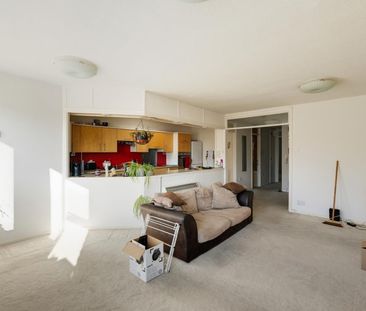 2 Bed Flat - Photo 3