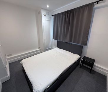 Room in a Shared Flat, Burlington Place, SW6 - Photo 6