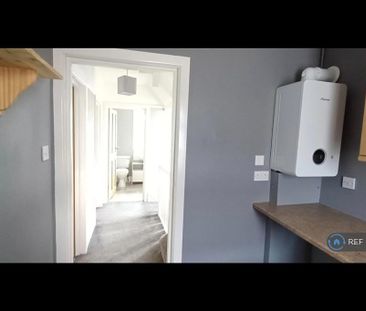 2 bedroom maisonette to rent - Photo 5